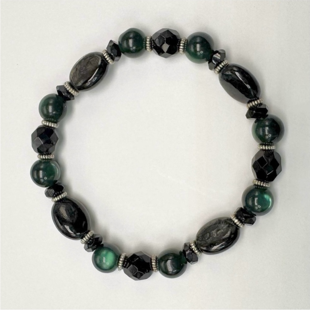 Green and Black Beaded Bracelet - S/M